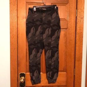 Free shipping! Hollister Dark Camo Pants